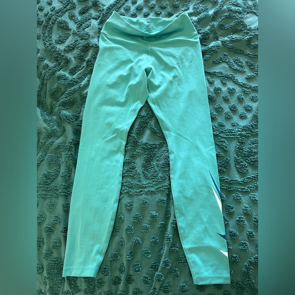 Women’s Nike Dri-Fit Aqua Leggings